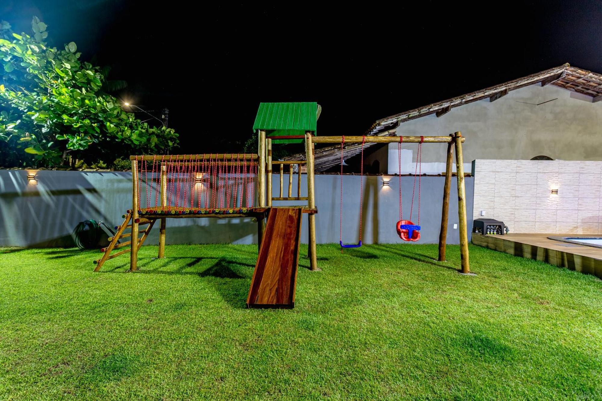 Casa Em Com 4 Suites, Piscina E Churrasqueira Proximo Praias
