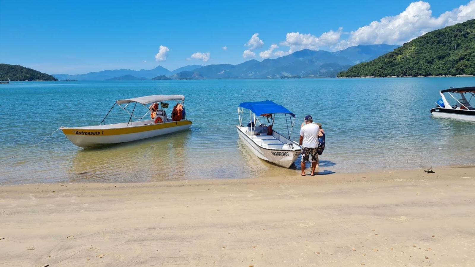 Casa Em Com 4 Suites, Piscina E Churrasqueira Proximo Praias