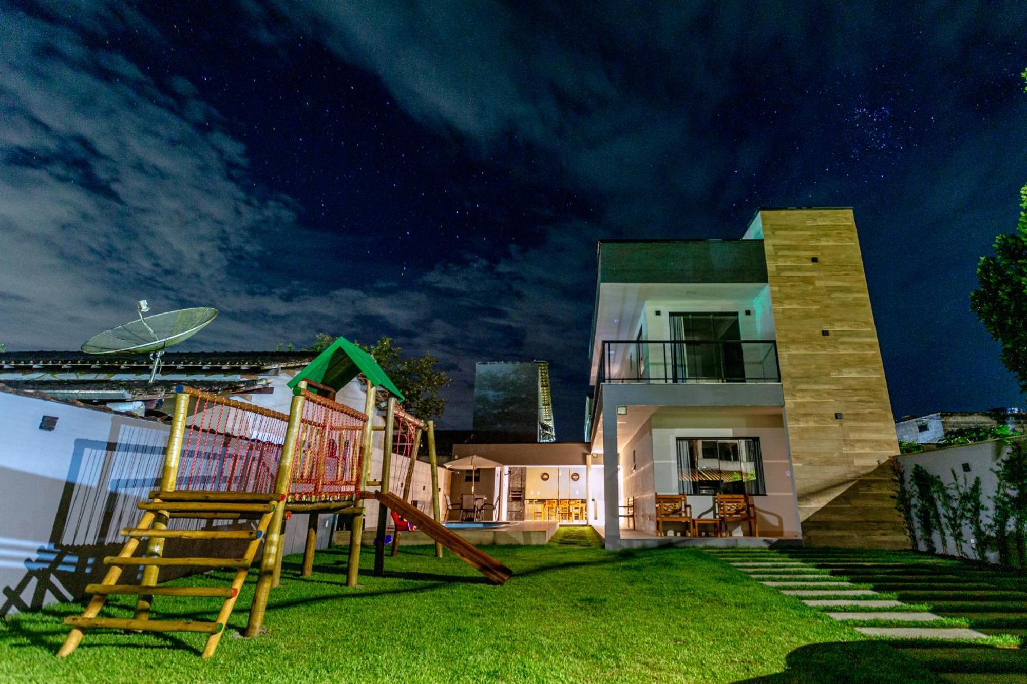 Casa Em Com 4 Suites, Piscina E Churrasqueira Proximo Praias *