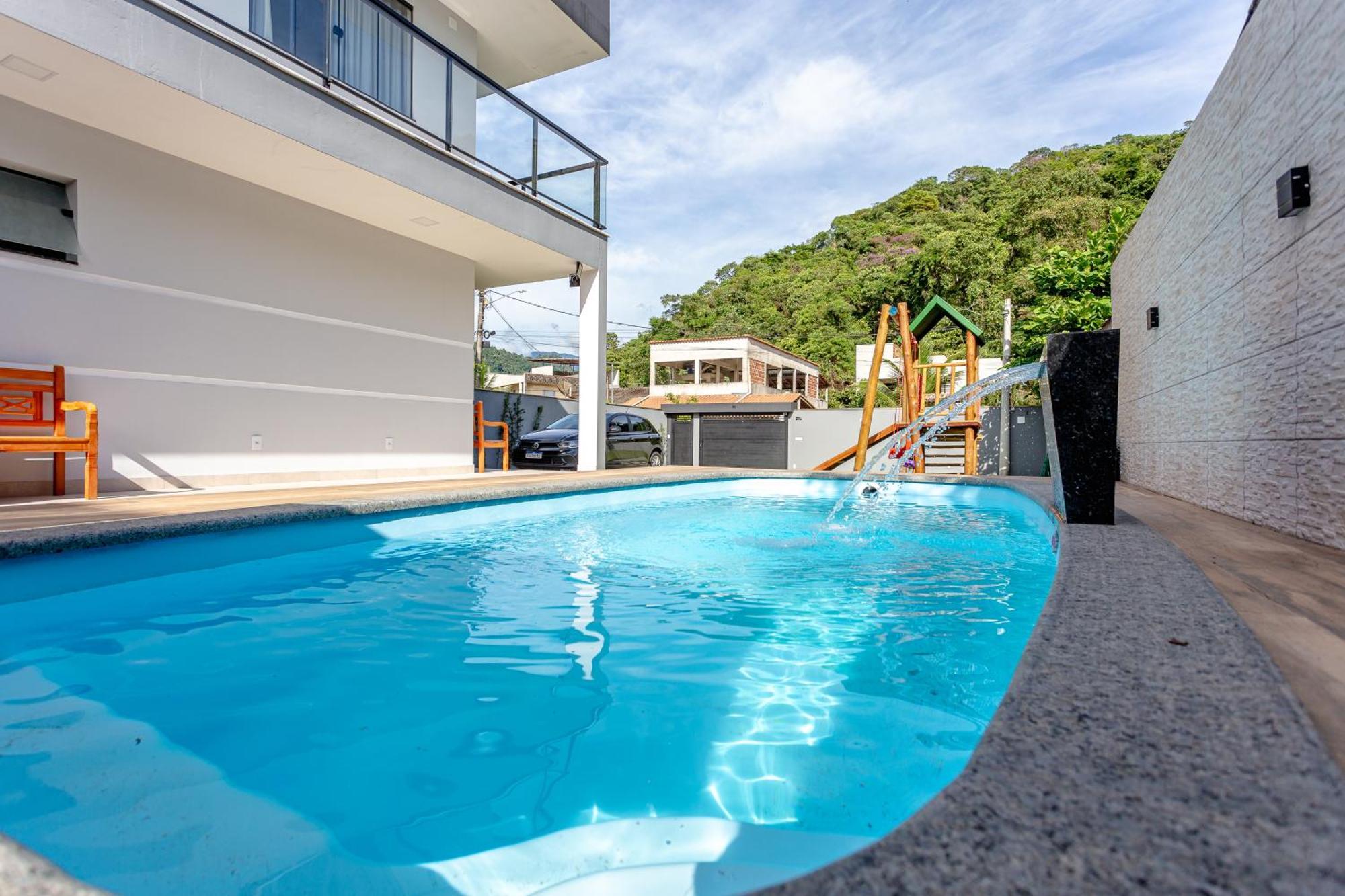 Casa Em Com 4 Suites, Piscina E Churrasqueira Proximo Praias