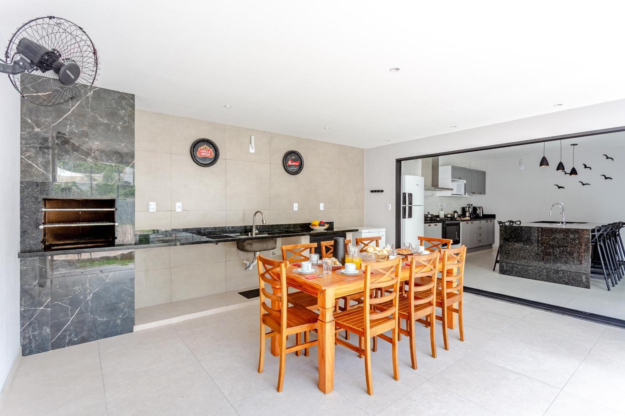 Holiday home Casa Em Com 4 Suites, Piscina E Churrasqueira Proximo Praias *