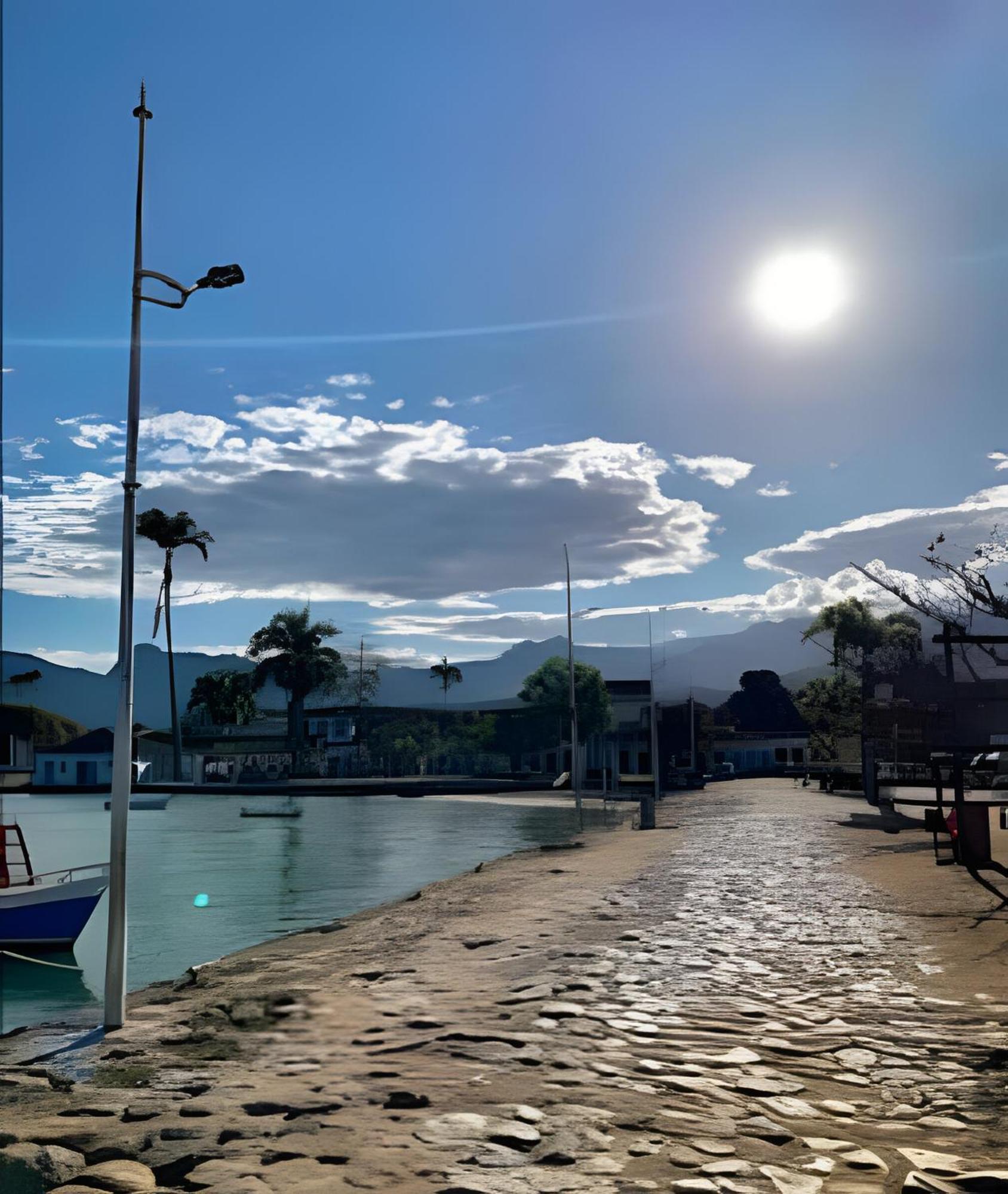 Casa Em Com 4 Suites, Piscina E Churrasqueira Proximo Praias